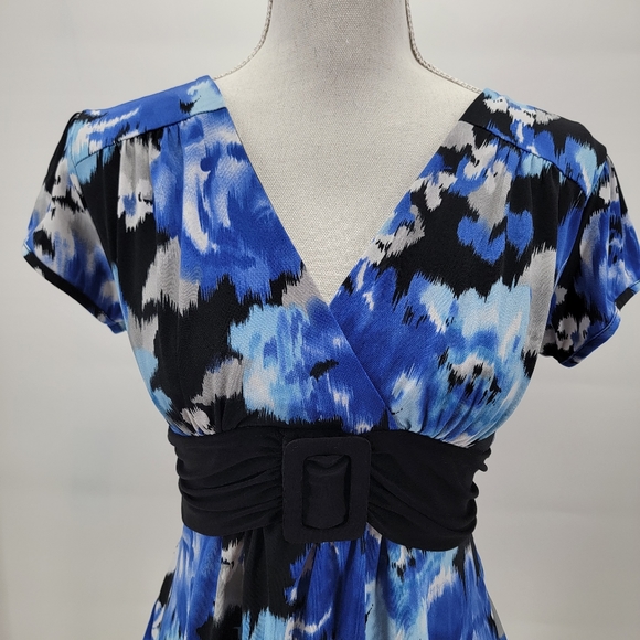 Maurices V Neck Blouse Top Blue Black Geometric Pattern Belted Shirt Stretch - Picture 4 of 8